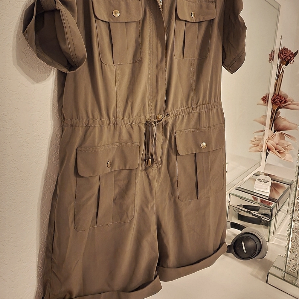 🌟Rare Vintage Army Green Romper Dash by Kardashian Size 4 🌟